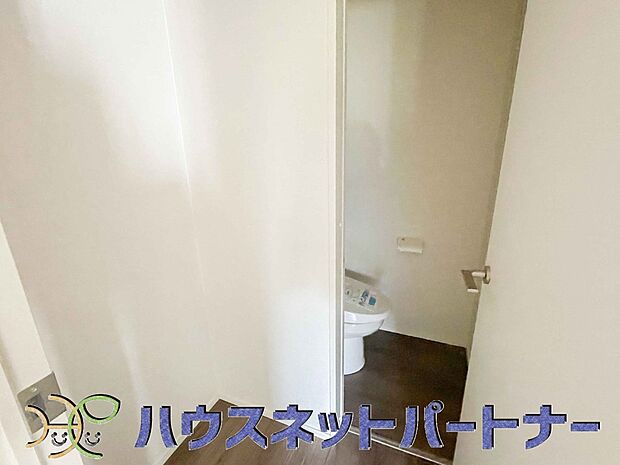 シャワートイレは、ちょっとした小物で心地よい空間造りをしてみて下さい。