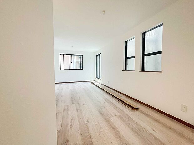 陽だまりのある光彩豊かなリビングは、何よりも快適で心休まる時間を過ごせます。