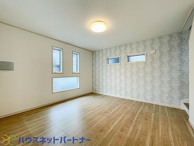 インテリアショップで見掛けた「あの家具」も置ける、ゆったりとした空間。時に広さが上質な寛ぎの時間になる事も。