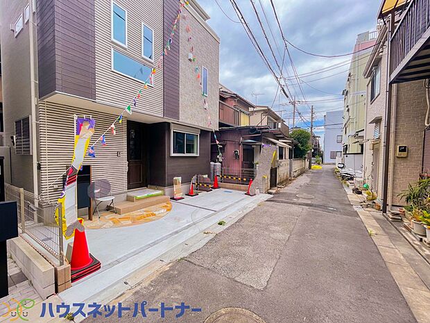 居住者の帰り、訪れる方を優しく迎える・安らぎに満ちた生活空間を予感させる。健やかな暮らしを楽しめそう。