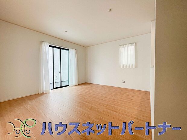 陽だまりのある光彩豊かなリビングは、何よりも快適で心休まる時間を過ごせます。