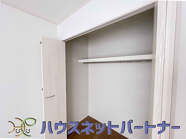 家族の小物って意外と増えていくので、収納が多いと助かります。