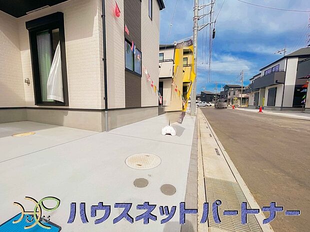 居住者の帰り、訪れる方を優しく迎える・安らぎに満ちた生活空間を予感させる。健やかな暮らしを楽しめそう。