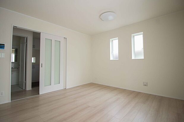 家族の温かさと陽光の暖かさ、楽しい毎日と明るい未来を予感させる「空間が織り成すひとつ先の住み心地」を演出します。