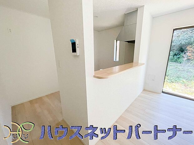明るく開放的なオープンキッチン。家族とのコミュニケーションが取りやすく、みんなの笑顔が溢れます。