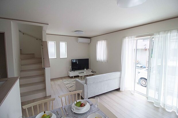 カウンターがあると配膳が楽なことがメリットの一つ。後片付けをするときも、ダイニングテーブルからあまり動かずに流し台へ運ぶことができるので便利です♪