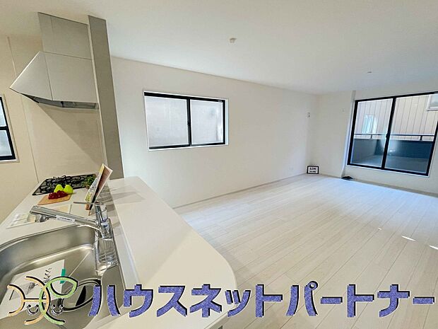 リビングダイニングに目が届くので、料理をしながら家族との会話もはずみそう。