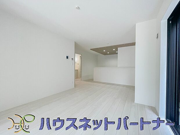 インテリアショップで見掛けた「あの家具」も置ける、ゆったりとした空間。時に広さが上質な寛ぎの時間になる事も。