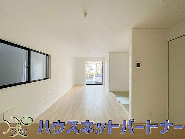 インテリアショップで見掛けた「あの家具」も置ける、ゆったりとした空間。時に広さが上質な寛ぎの時間になる事も。