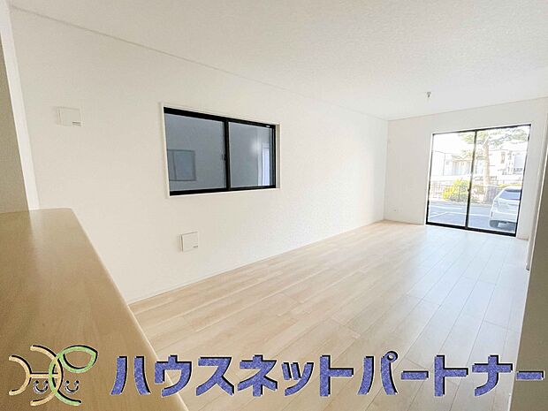 陽だまりのある光彩豊かなリビングは、何よりも快適で心休まる時間を過ごせます。