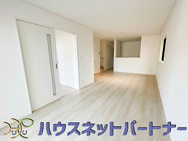 家族の温かさと陽光の暖かさ、楽しい毎日と明るい未来を予感させる「空間が織り成すひとつ先の住み心地」を演出します。