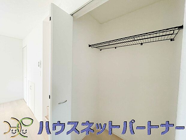 家族の小物って意外と増えていくので、収納が多いと助かります。