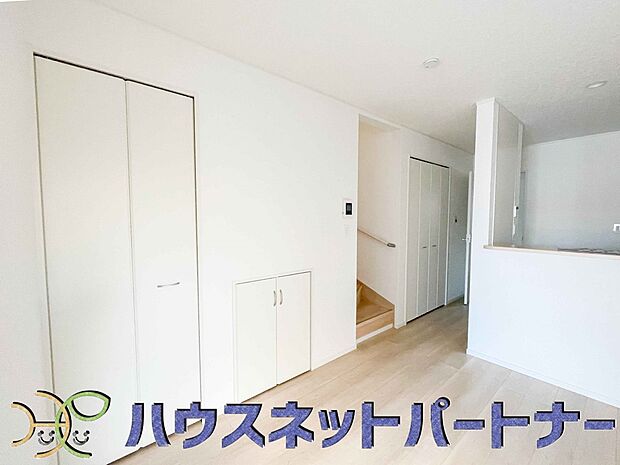 カウンターがあると配膳が楽なことがメリットの一つ。後片付けをするときも、ダイニングテーブルからあまり動かずに流し台へ運ぶことができるので便利です♪