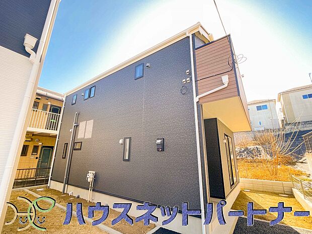 家族の温かさと陽光の暖かさ、楽しい毎日と明るい未来を予感させる「空間が織り成すひとつ先の住み心地」を演出します。