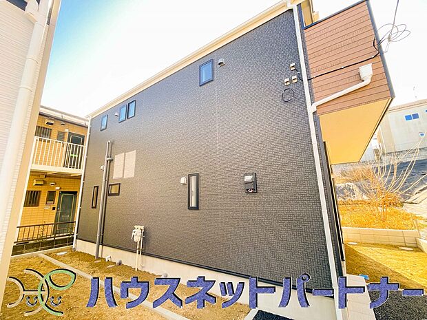 陽当りが良いと、洗濯物が乾きやすいですし、湿気やカビの心配も減るので快適です。寒い冬の日でも、日差しが届くと家の中が暖かくなりますね。