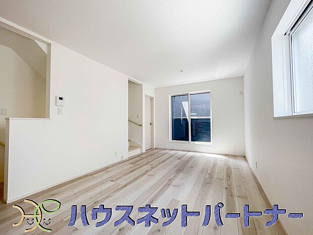 インテリアショップで見掛けた「あの家具」も置ける、ゆったりとした空間。時に広さが上質な寛ぎの時間になる事も。