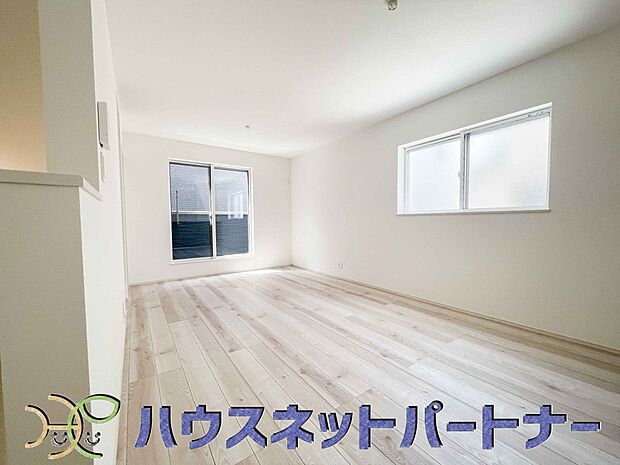 陽だまりのある光彩豊かなリビングは、何よりも快適で心休まる時間を過ごせます。