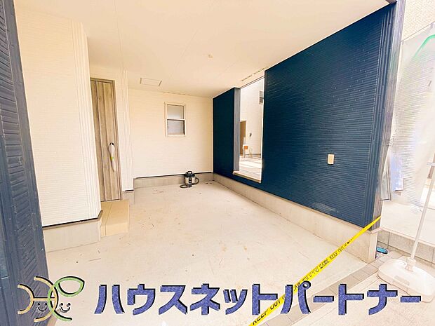 戸建ての購入を検討することになったきっかけに「駐車場を持てること」を挙げる方が多くいらっしゃいます。駐車場代金を支払続ける必要がないことは、駐車場付き戸建を持つ最大のメリットです。