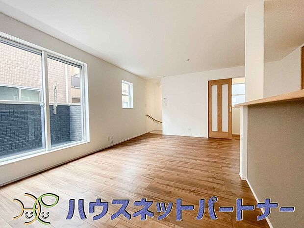 陽だまりのある光彩豊かなリビングは、何よりも快適で心休まる時間を過ごせます。