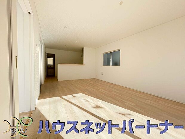 明るく開放的なダイニング。家族とのコミュニケーションが取りやすく、みんなの笑顔が溢れます。