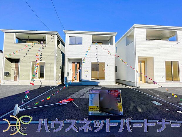 前面道路でお車を駐車するのも楽々。