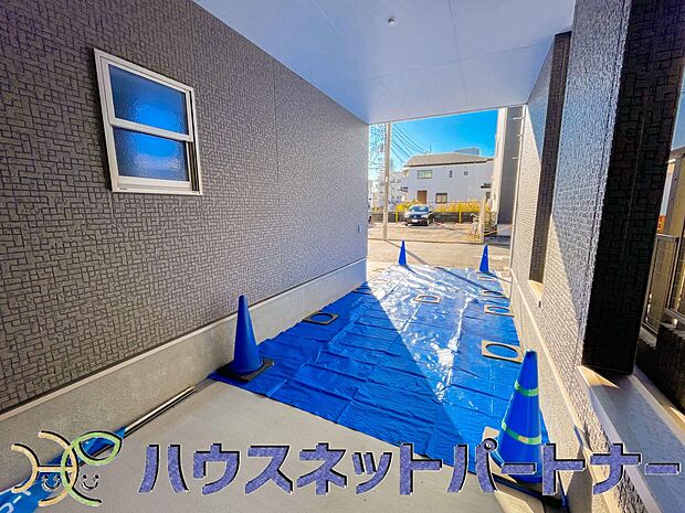 ビルトインガレージは、車がきれい。ビルトインガレージなら「野ざらし、雨ざらし、吹きさらし」になりません。汚れやいたみは減り、車の掃除もラクになります。