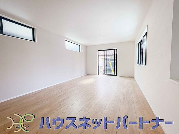 うららかな陽射しがどのお部屋にも降り注ぎますように、快適さを追求した間取設計。得難い立地環境での生活を恵みの豊かな永住の地へと変えてくれます。