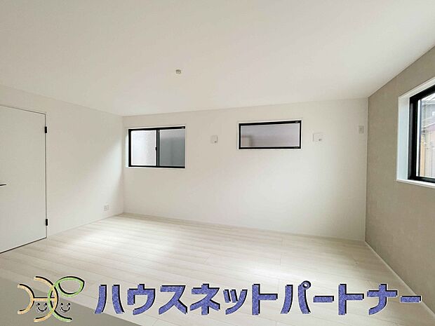 家族の様子を見ながらキッチンでお料理。一日の出来事を会話しながらの家事は嬉しいコミュニケーション。