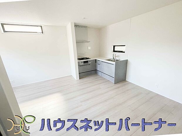 インテリアショップで見掛けた「あの家具」も置ける、ゆったりとした空間。時に広さが上質な寛ぎの時間になる事も。