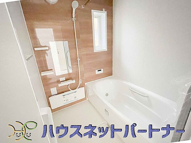 冬場にはヒヤッとしないように暖房機能、梅雨の時期には乾燥等、機能的で清潔感溢れる浴室。快適・清潔な空間で心も体もオフになる時間を楽しむことが可能です。