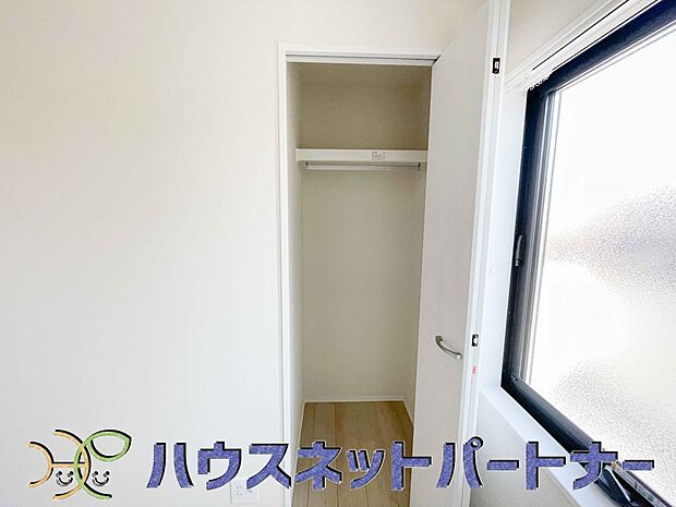 家族の小物って意外と増えていくので、収納が多いと助かります。