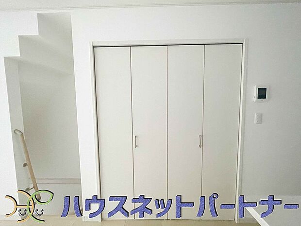 家族の小物って意外と増えていくので、収納が多いと助かります。