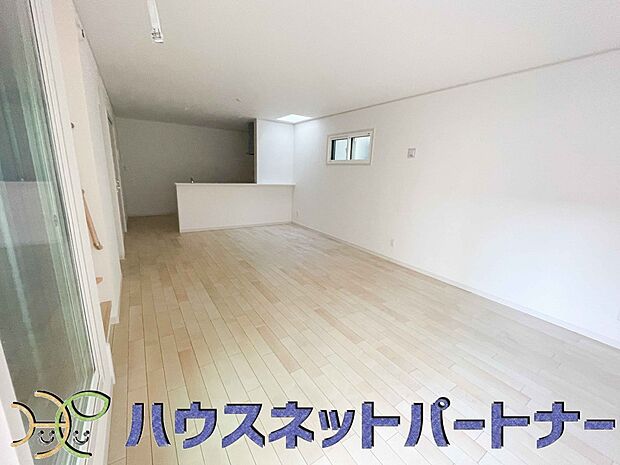 陽だまりのある光彩豊かなリビングは、何よりも快適で心休まる時間を過ごせます。