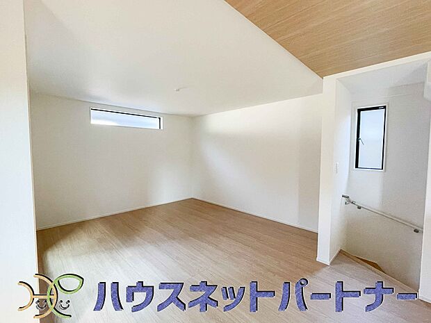 陽だまりのある光彩豊かなリビングは、何よりも快適で心休まる時間を過ごせます。