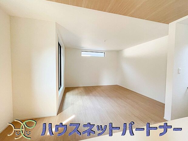 うららかな陽射しがどのお部屋にも降り注ぎますように、快適さを追求した間取設計。得難い立地環境での生活を恵みの豊かな永住の地へと変えてくれます。