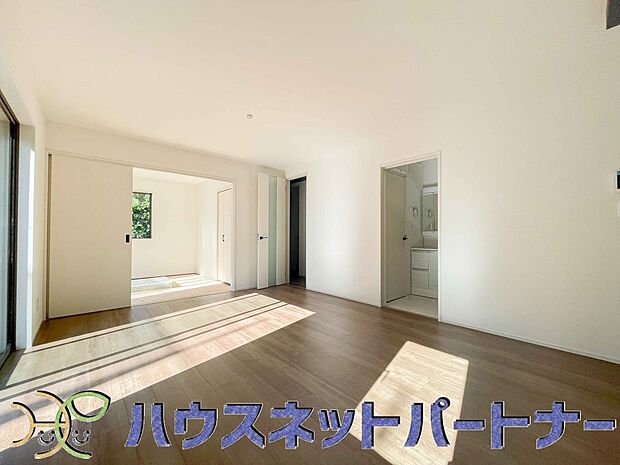 インテリアショップで見掛けた「あの家具」も置ける、ゆったりとした空間。時に広さが上質な寛ぎの時間になる事も。