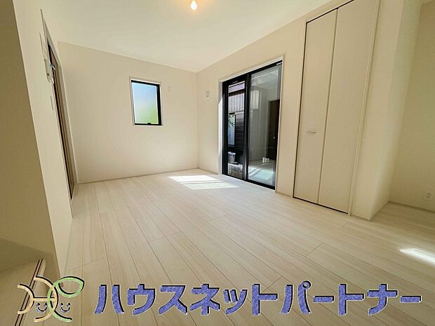 陽だまりのある光彩豊かなリビングは、何よりも快適で心休まる時間を過ごせます。