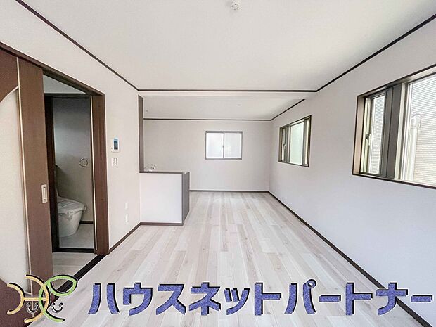 陽だまりのある光彩豊かなリビングは、何よりも快適で心休まる時間を過ごせます。