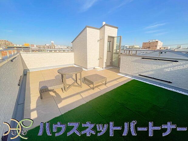 バルコニーから差し込む陽光・通風は、住環境・快適性と共に有り続ける貴重な「財産」です。この新築戸建に住まう事で手に入れるものは、きっと日常にとっても貴重な存在となるはずです。