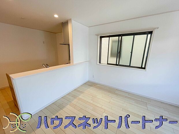 カウンターがあると配膳が楽なことがメリットの一つ。後片付けをするときも、ダイニングテーブルからあまり動かずに流し台へ運ぶことができるので便利です♪