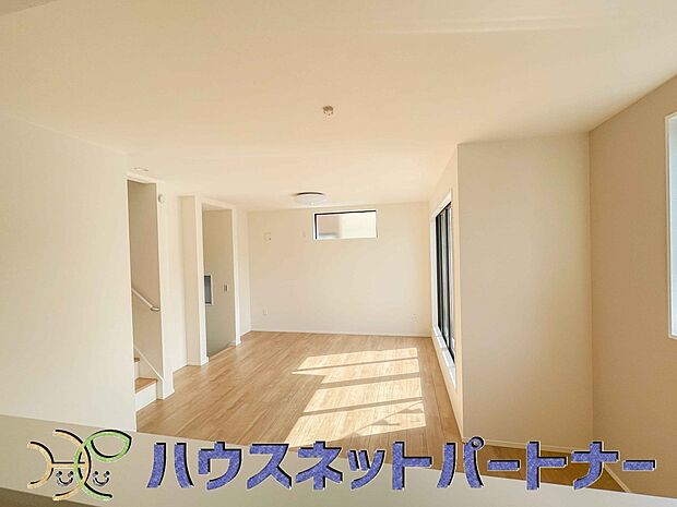 家族の様子を見ながらキッチンでお料理。一日の出来事を会話しながらの家事は嬉しいコミュニケーション。