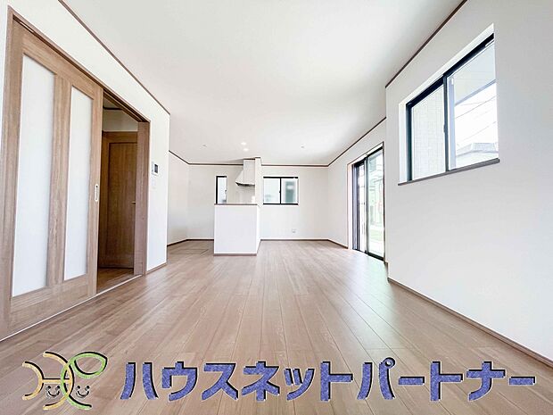 家族の温かさと陽光の暖かさ、楽しい毎日と明るい未来を予感させる「空間が織り成すひとつ先の住み心地」を演出します。