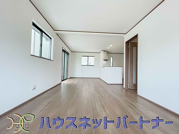 家族の温かさと陽光の暖かさ、楽しい毎日と明るい未来を予感させる「空間が織り成すひとつ先の住み心地」を演出します。