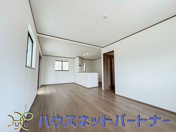 陽だまりのある光彩豊かなリビングは、何よりも快適で心休まる時間を過ごせます。