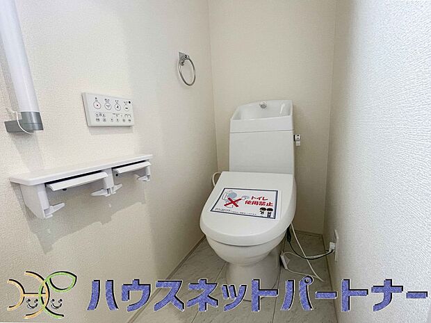 壁リモコンの場合、洗浄位置や水量の強弱など、シャワートイレをお好みの使い心地に設定できます。毎日使うトイレだから、使い勝手の良い機能があるとうれしいですね。