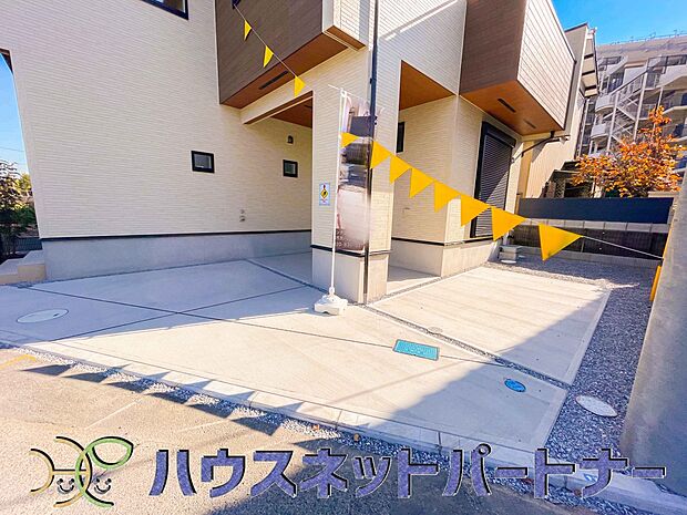 駐車場がある戸建を持つ最大のメリットは、駐車場代金を支払い続ける必要がないことです。賃貸住宅に住んでいる方が、戸建の購入を考えるきっかけに挙げることが多いようです。