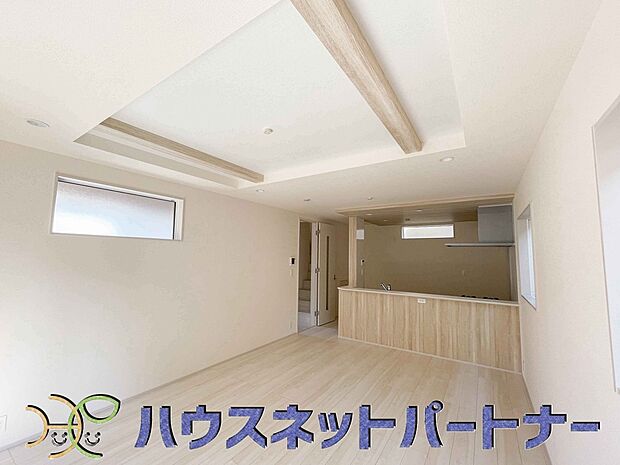 カウンターがあると配膳が楽なことがメリットの一つ。後片付けをするときも、ダイニングテーブルからあまり動かずに流し台へ運ぶことができるので便利です♪