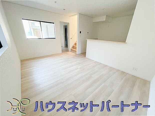 陽だまりのある光彩豊かなリビングは、何よりも快適で心休まる時間を過ごせます。