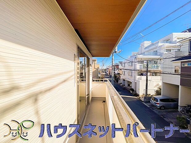 洗濯物を干したり、布団を干したり、ゴミを一時保管したり…　