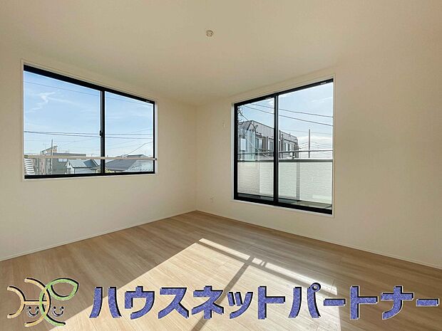 家族の温かさと陽光の暖かさ、楽しい毎日と明るい未来を予感させる「空間が織り成すひとつ先の住み心地」を演出します。